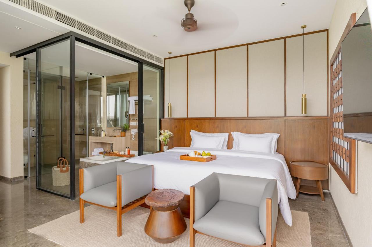 Mysa Zinc Journey By The Fern, Nani Devati Hotel Sānand Екстериор снимка