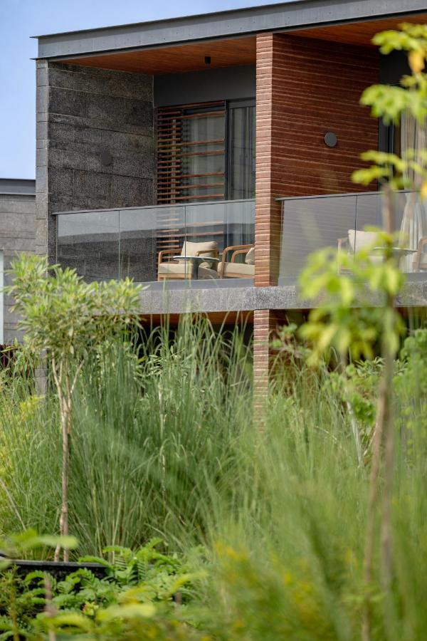 Mysa Zinc Journey By The Fern, Nani Devati Hotel Sānand Екстериор снимка
