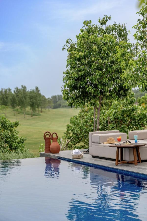 Mysa Zinc Journey By The Fern, Nani Devati Hotel Sānand Екстериор снимка