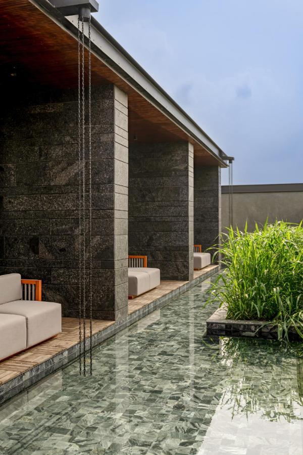 Mysa Zinc Journey By The Fern, Nani Devati Hotel Sānand Екстериор снимка