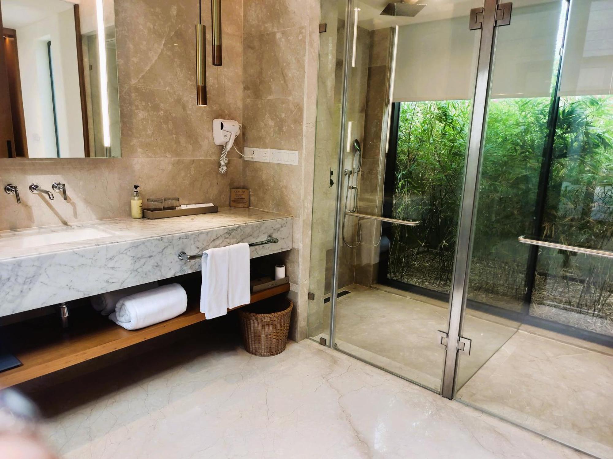 Mysa Zinc Journey By The Fern, Nani Devati Hotel Sānand Екстериор снимка
